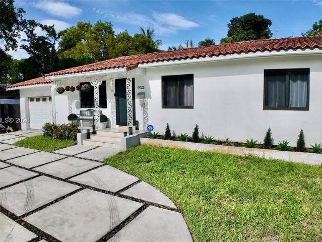 Detached House for rent in El Portal, Florida
