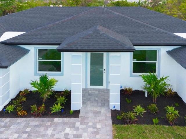 Detached House for rent in Englewood
