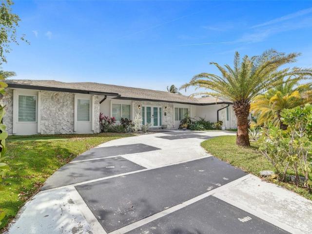 Villa for rent in Hallandale
