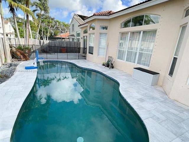Villa for rent in Hollywood