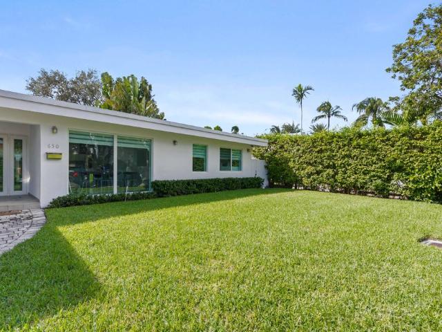 Detached House for rent in Key Biscayne, Florida