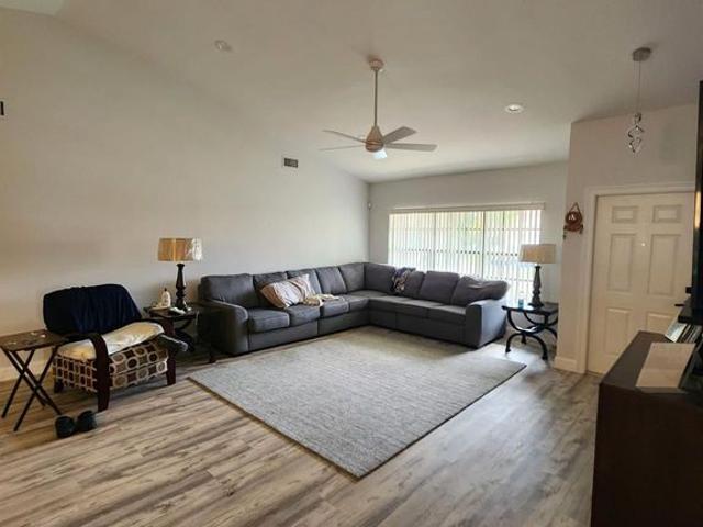 Villa for rent in Margate