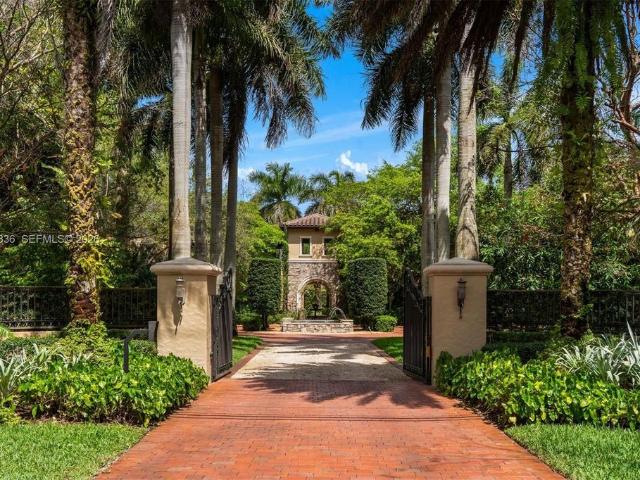 Detached House for rent in Pinecrest, Florida