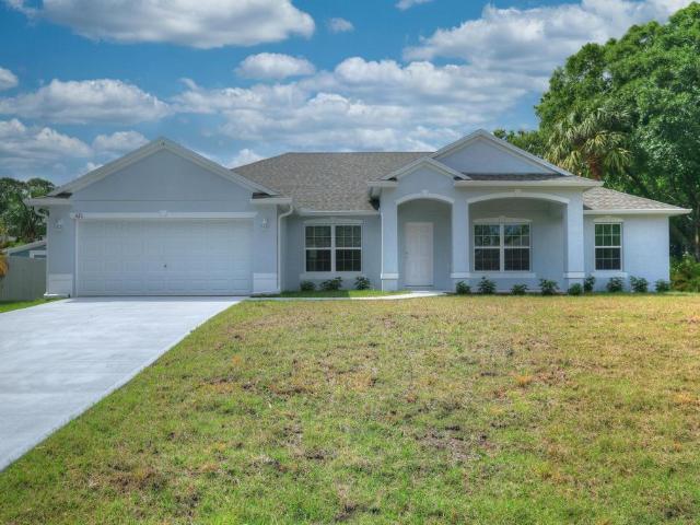 Detached House for rent in Sebastian