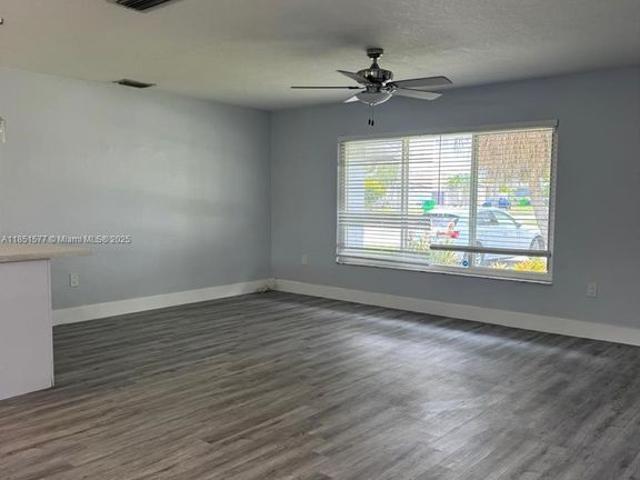 Villa for rent in Sunrise