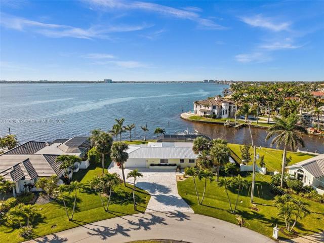 Villa for sale in Cape Coral