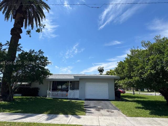 Detached House for sale in Dania, Florida