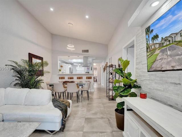 Detached House for sale in Dania, Florida
