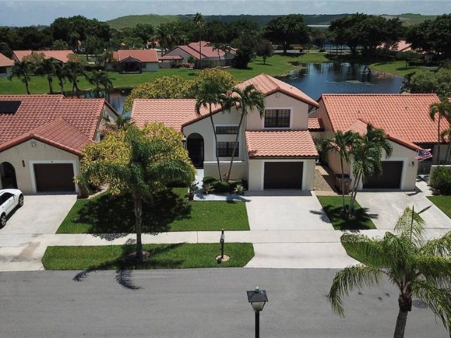Detached House for sale in Deerfield Beach