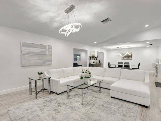 Detached House for sale in Deerfield Beach Detached House for sale in Deerfield Beach