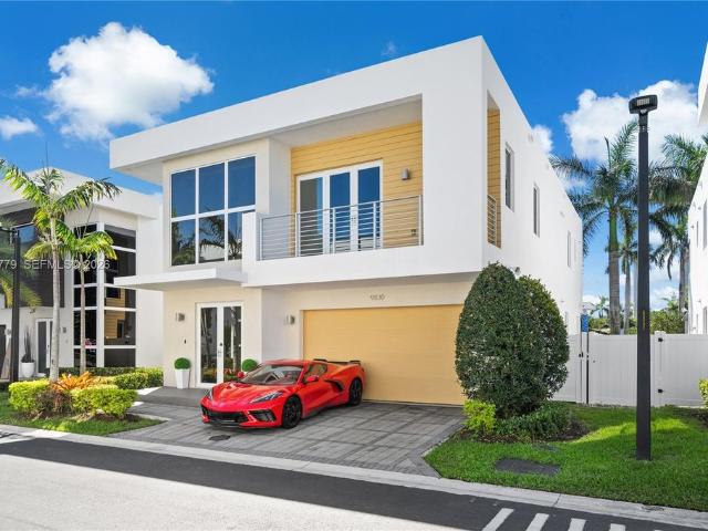 Detached House for sale in Doral, Florida