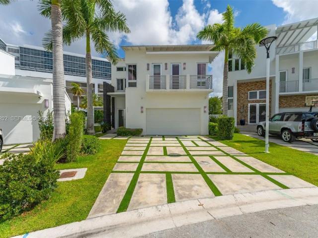 Detached House for sale in Doral, Florida
