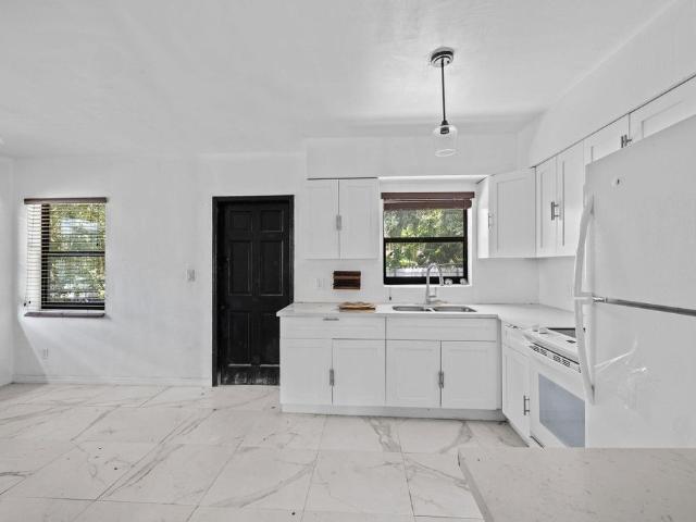 Detached House for sale in El Portal, Florida
