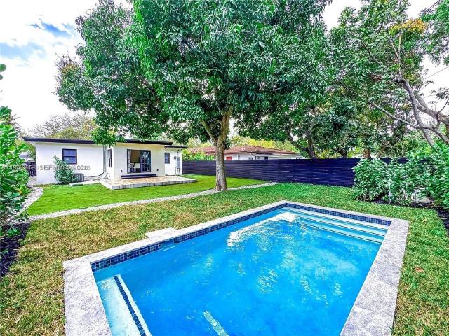 Detached House for sale in El Portal, Florida