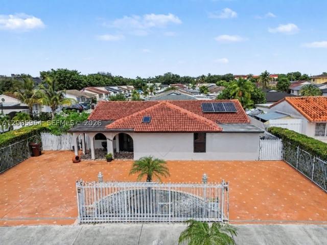 Detached House for sale in Hialeah, Florida
