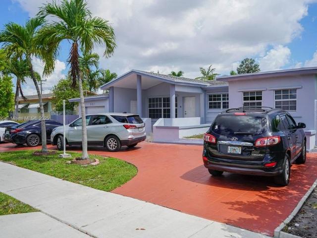 Villa for sale in Hialeah
