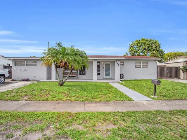 Detached House for sale in Hialeah, Florida