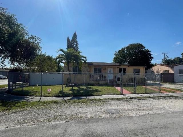 Detached House for sale in Hialeah, Florida