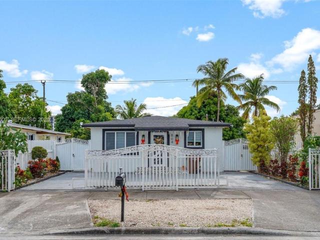 Detached House for sale in Hialeah, Florida