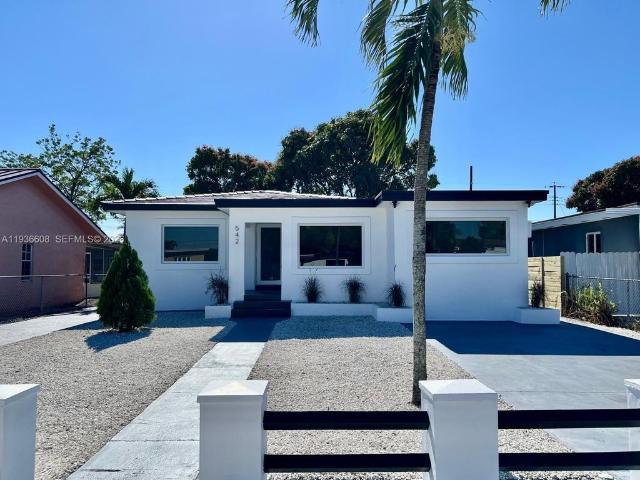 Detached House for sale in Hialeah, Florida