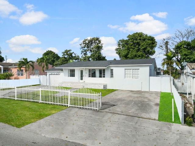 Detached House for sale in Hialeah, Florida