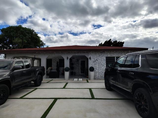Villa for sale in Hialeah
