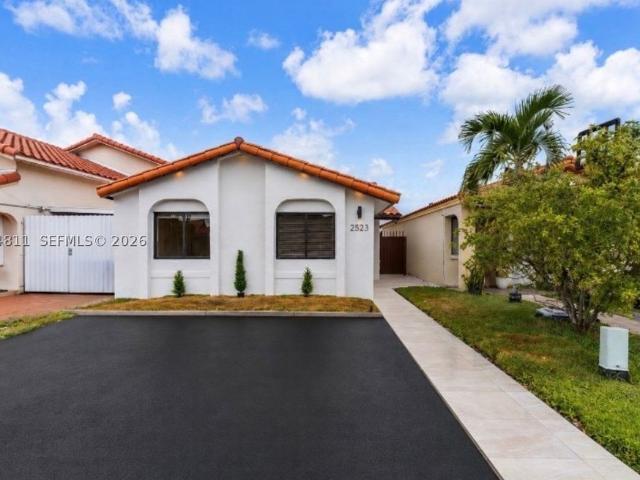 Detached House for sale in Hialeah, Florida