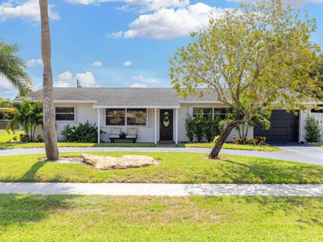 Villa for sale in Lake Worth