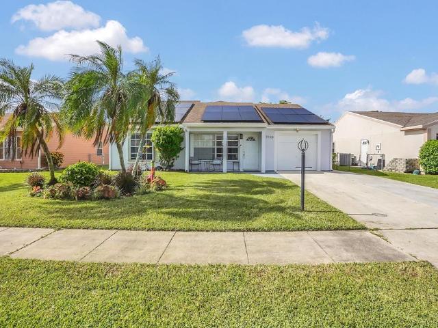 Villa for sale in Lake Worth