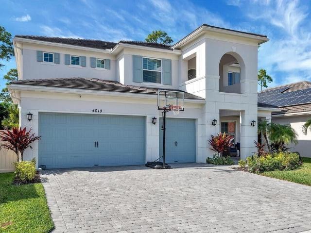 Villa for sale in Lake Worth
