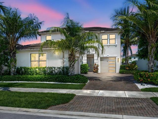 Villa for sale in Lake Worth