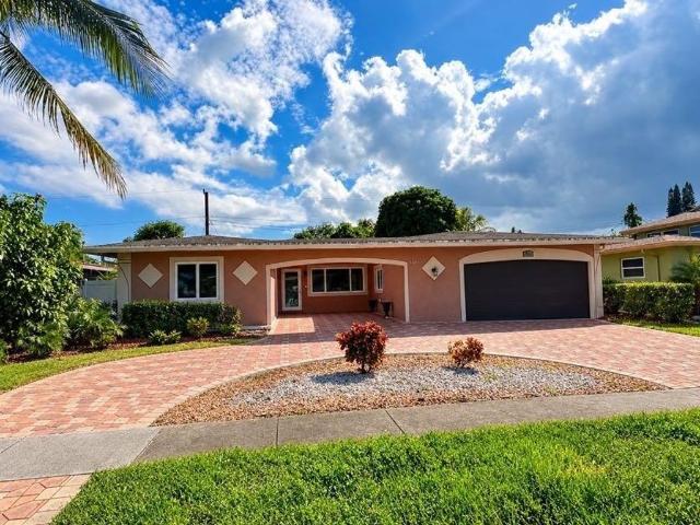 Detached House for sale in Lauderdale Lakes, Broward County