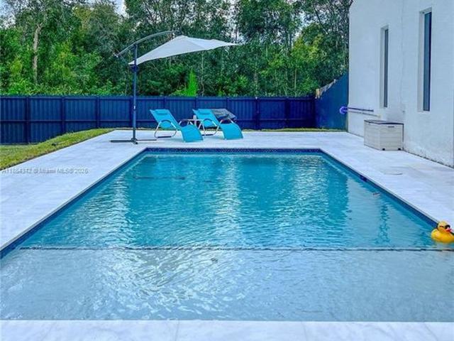 Villa for sale in Lehigh Acres Villa for sale in Lehigh Acres