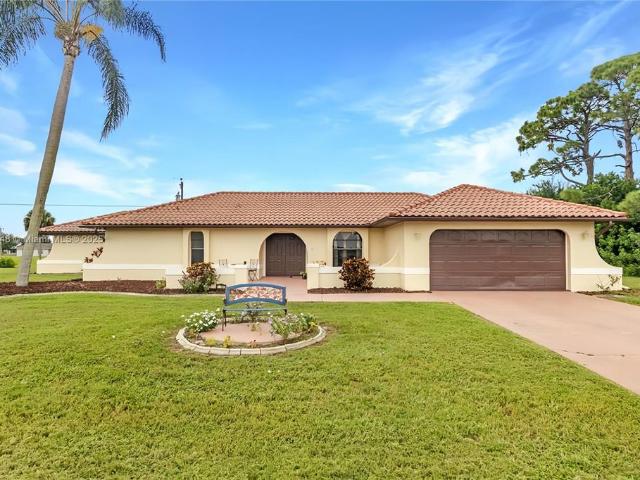 Villa for sale in Lehigh Acres