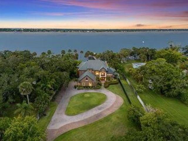 Villa for sale in Merritt Island