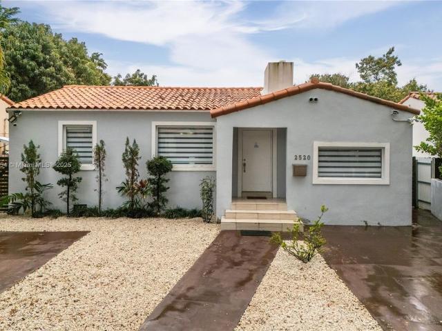 Villa for sale in Miami