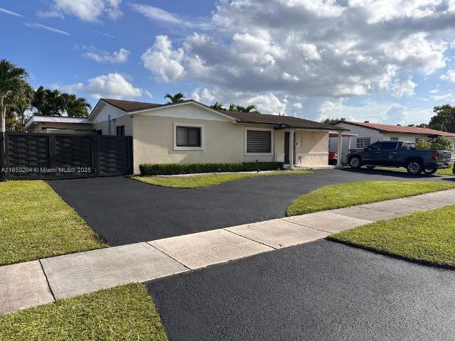 Villa for sale in Miami