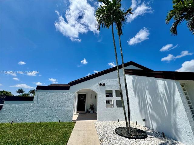 Villa for sale in Miami