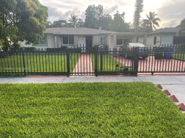 Villa for sale in North Miami Beach