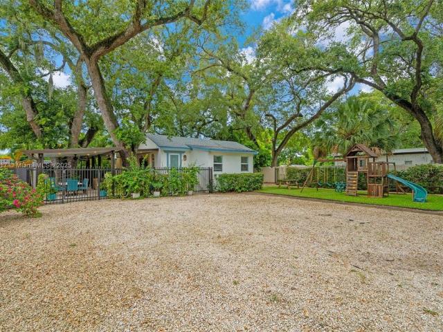 Villa for sale in North Miami Beach