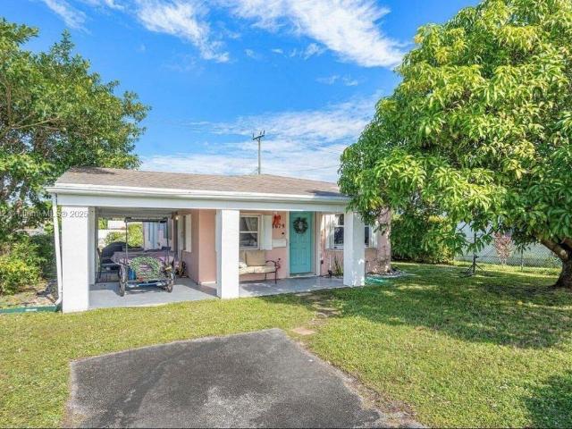 Villa for sale in North Miami Beach