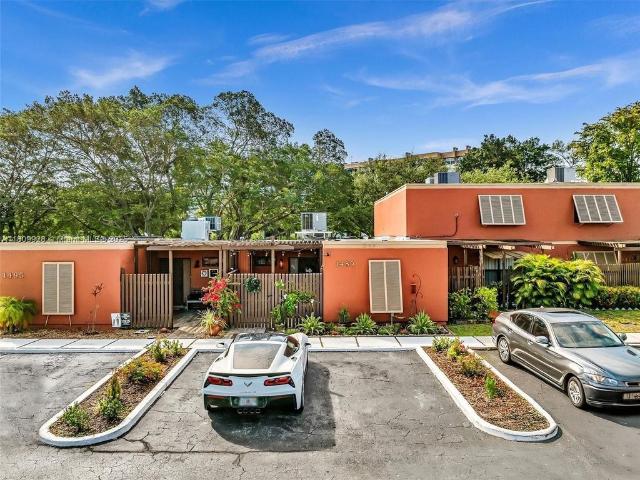 Villa for sale in Pembroke Pines