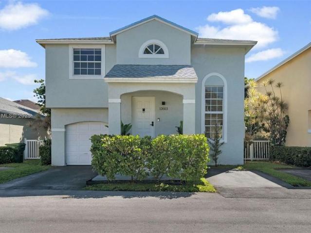 Villa for sale in Pembroke Pines
