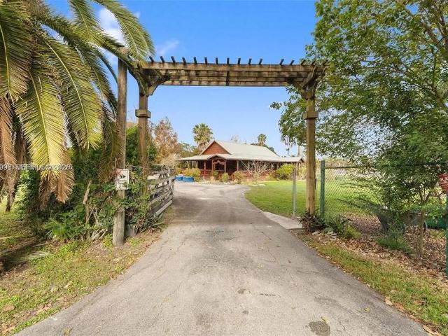 Detached House for sale in South Bay, Florida