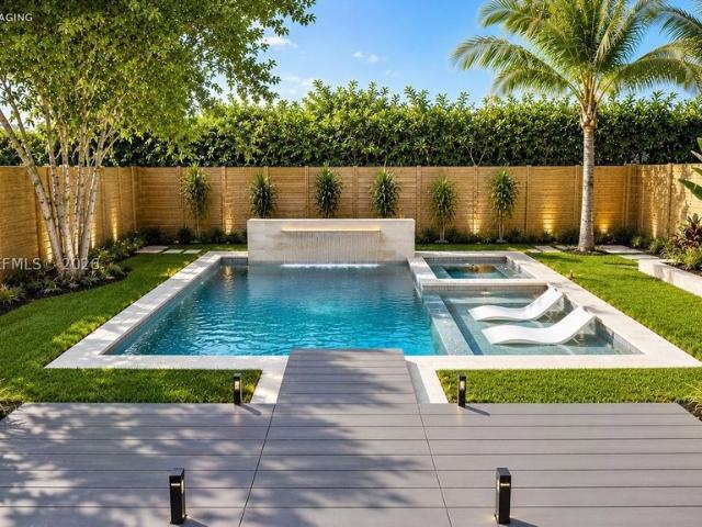 Detached House for sale in Surfside, Florida