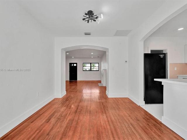 Villa for sale in Surfside