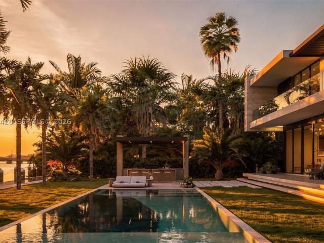 Detached House for sale in Surfside, Florida
