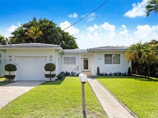Villa for sale in Surfside