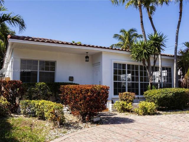 Villa for sale in Surfside