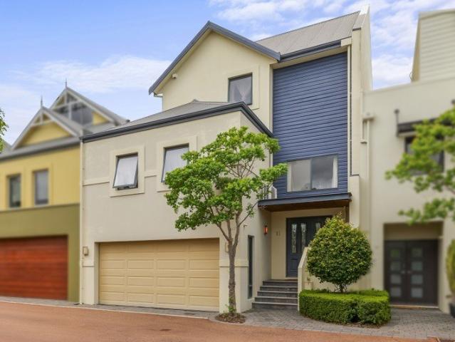 Townhouse for rent in Ascot, City of Belmont